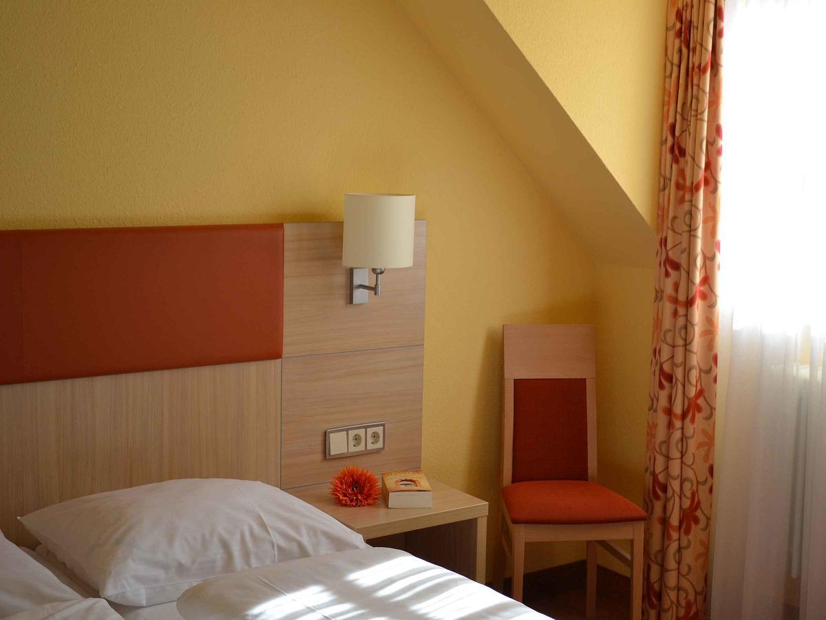 Markt Einersheim Hotel-Gasthof Rotes Ross מראה חיצוני תמונה