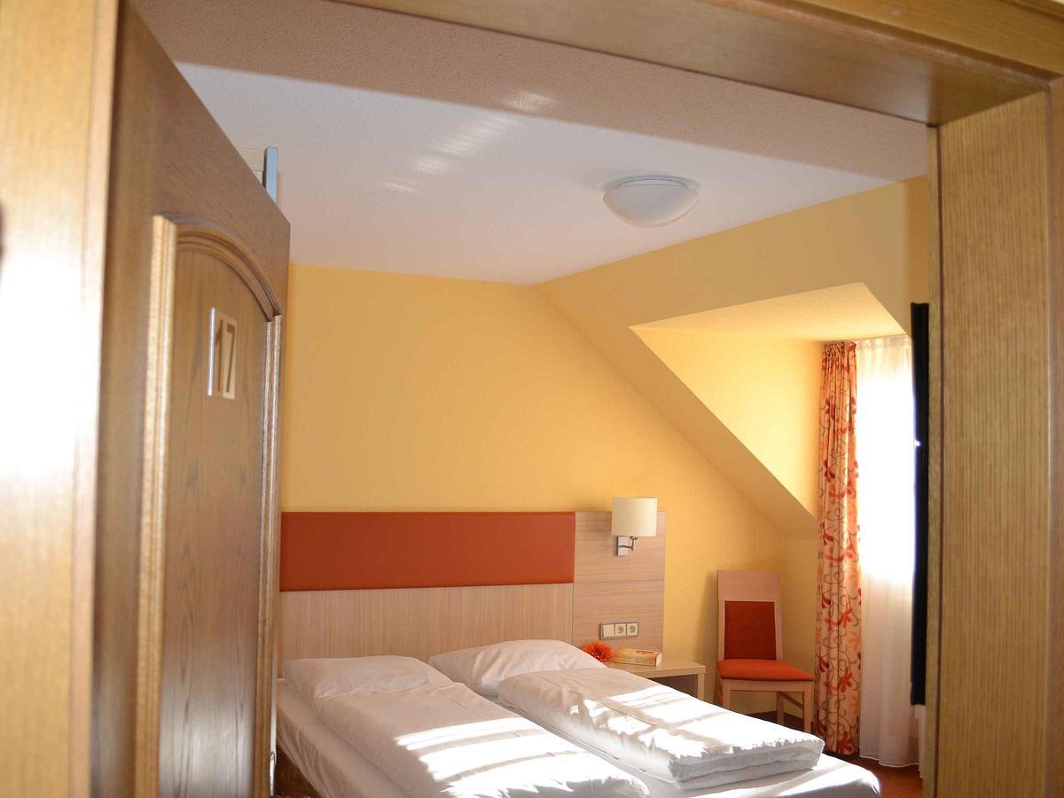 Markt Einersheim Hotel-Gasthof Rotes Ross מראה חיצוני תמונה