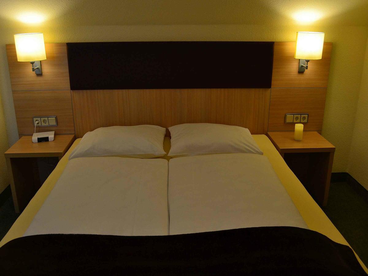 Markt Einersheim Hotel-Gasthof Rotes Ross מראה חיצוני תמונה