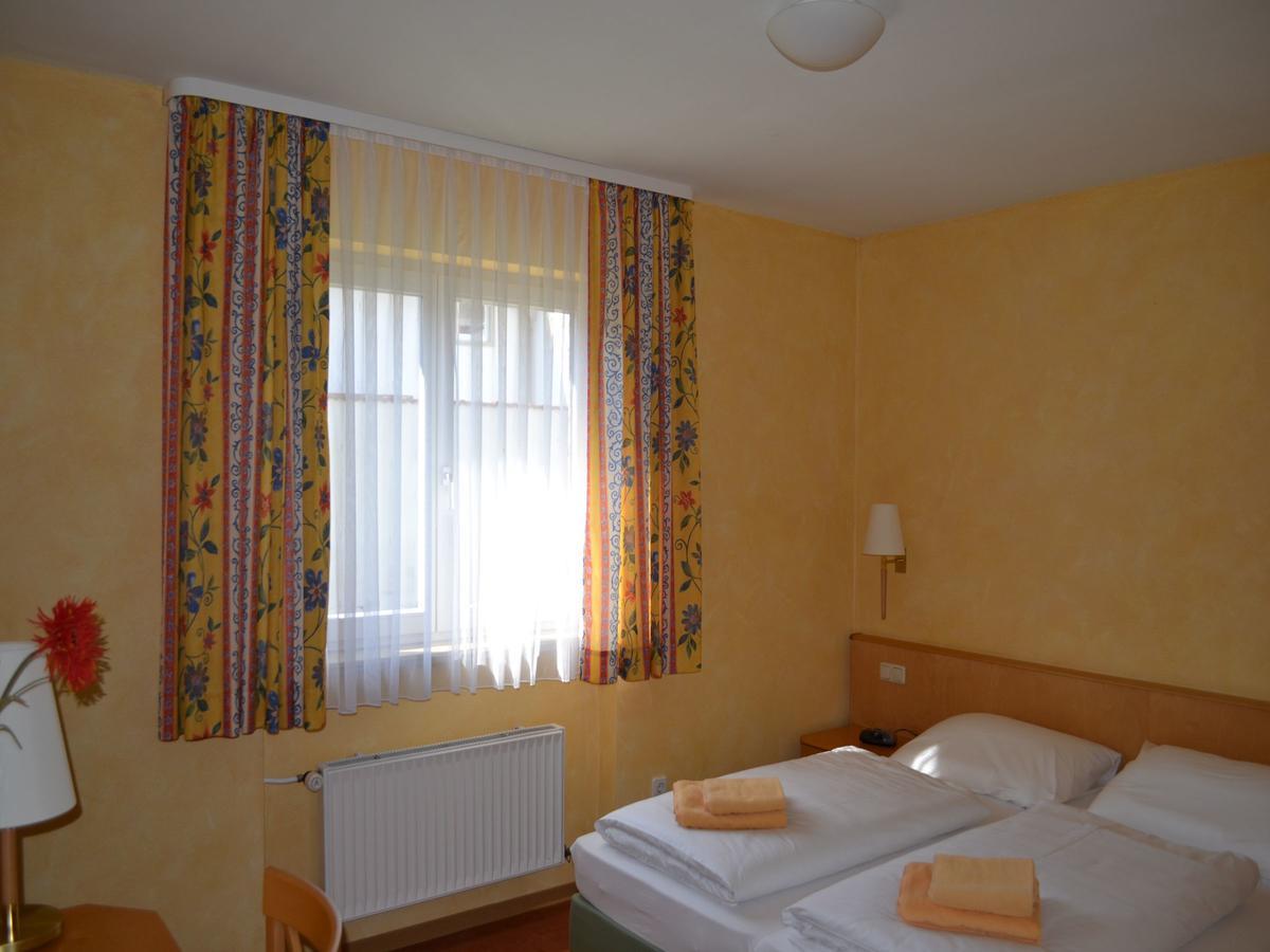 Markt Einersheim Hotel-Gasthof Rotes Ross מראה חיצוני תמונה